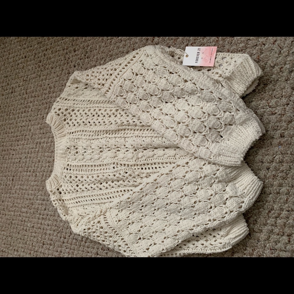 Off white cropped knitted sweater